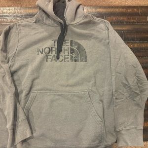 Men’s Northface hoodie size XL